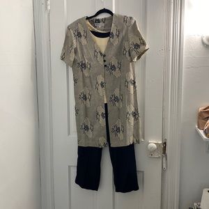 Suit with 3!pieces very elegant and formal